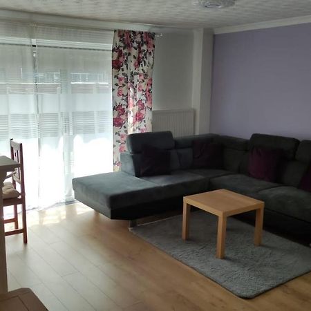 3 Bed House In Walsall, Perfect For Contractors & Leisure & Free Parking Exteriör bild
